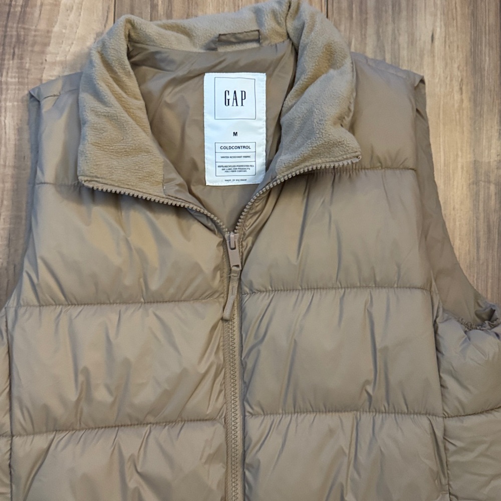 GAP Quilted Puffer Vest in Beige - Picture 2 of 4